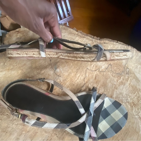 Burberry strapped espadrilles sandals - Picture 4 of 10